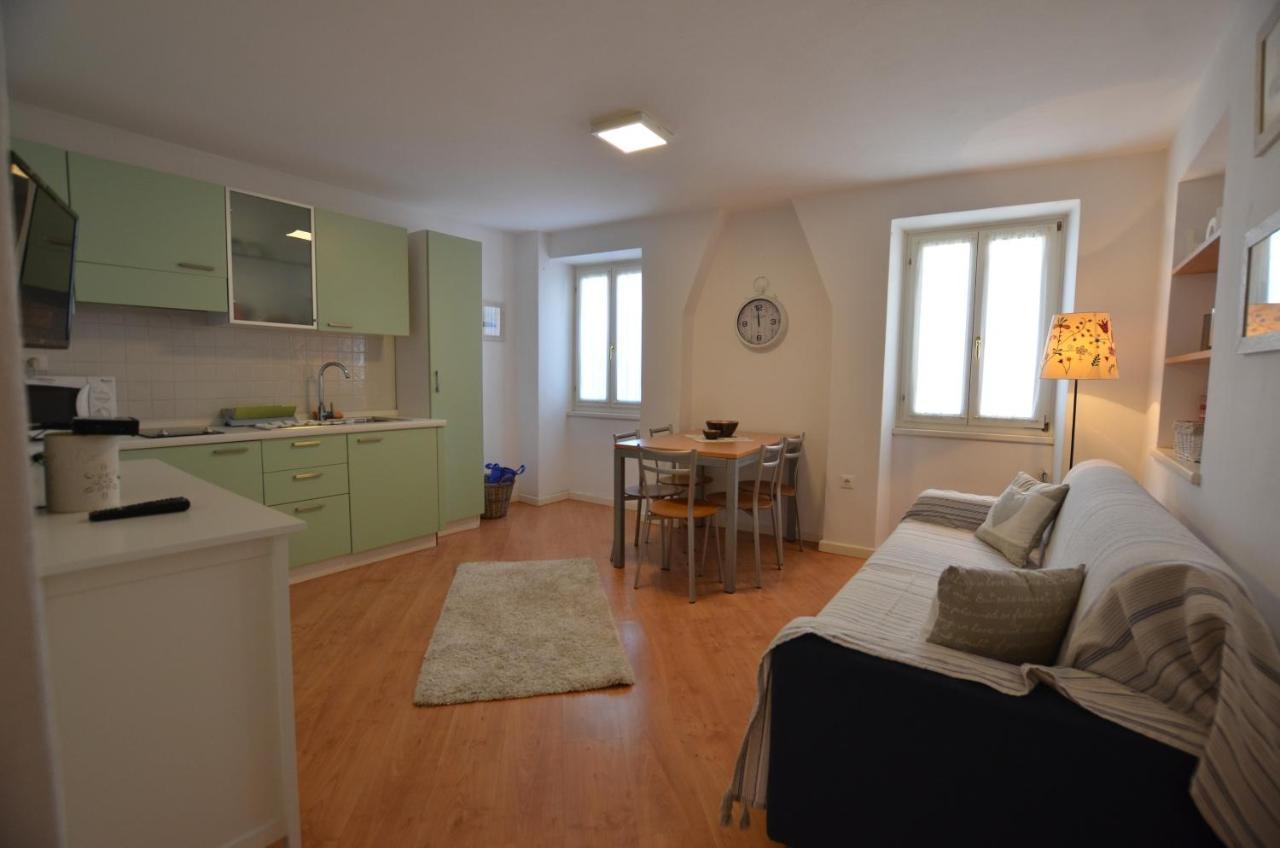 Stella 2 Sea view Apartment Rovigno Esterno foto