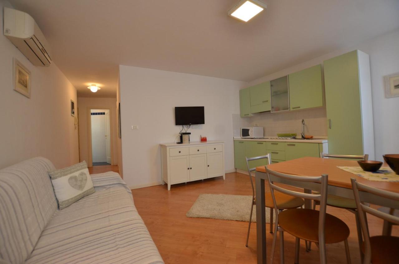 Stella 2 Sea view Apartment Rovigno Esterno foto